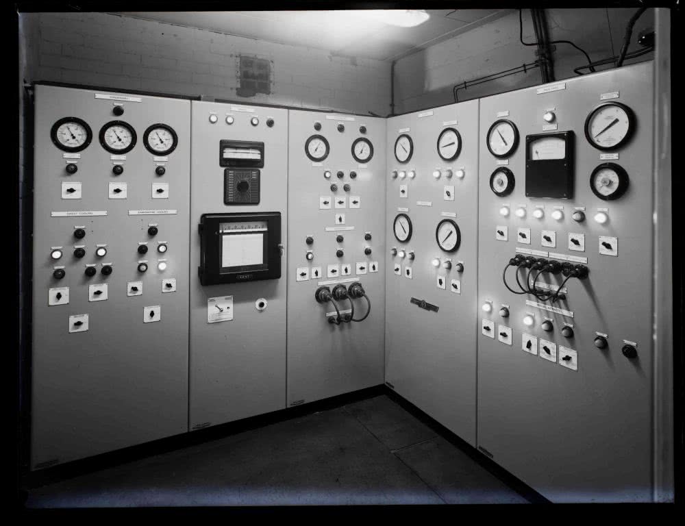 Ventilation control panel at the junction between area A.T.5 and area A.T.8